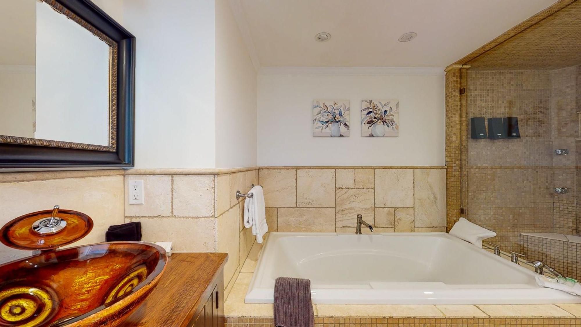 The Hideaway - Eagles Homestay Sechelt