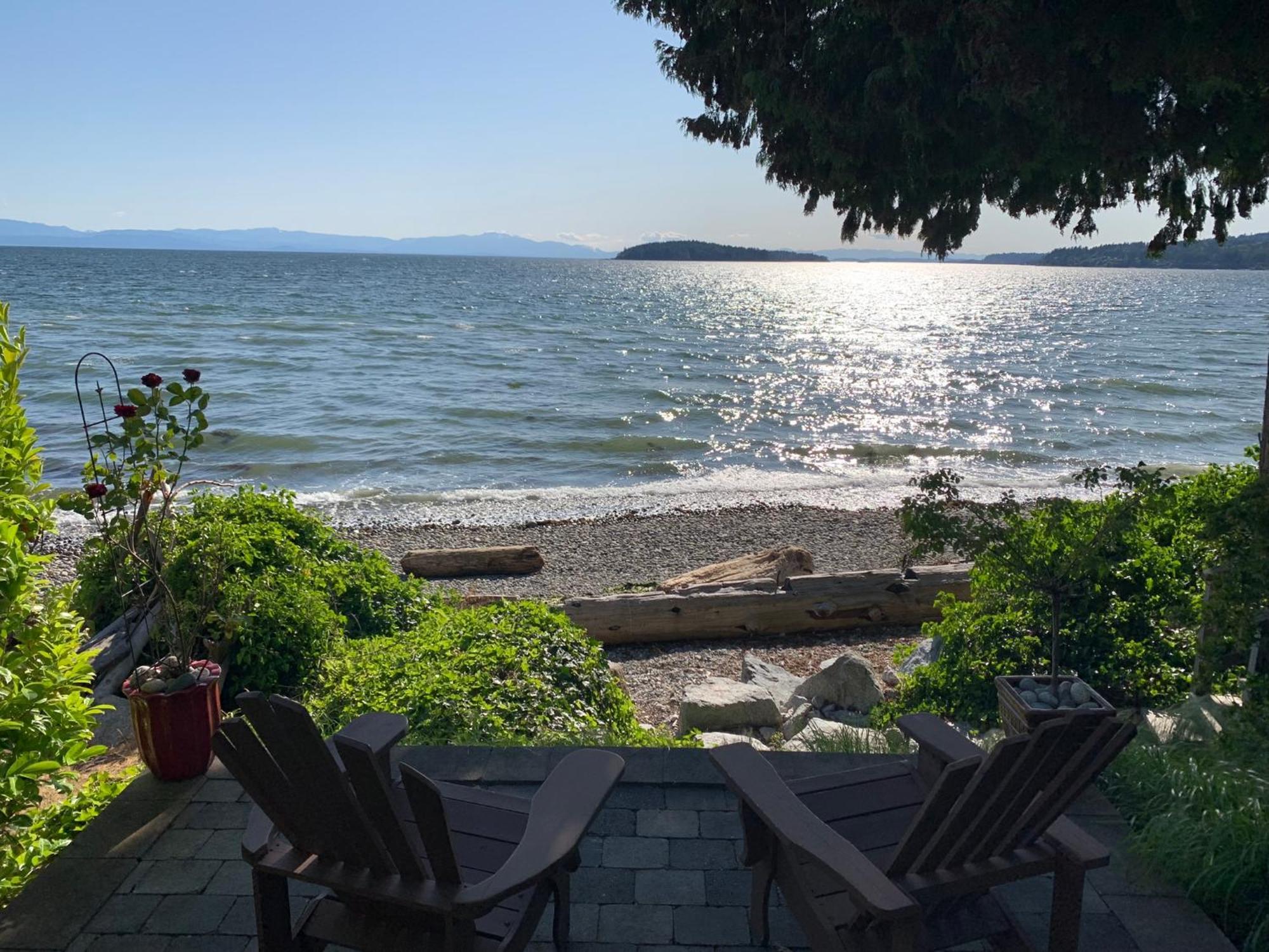 The Hideaway - Eagles * Sechelt