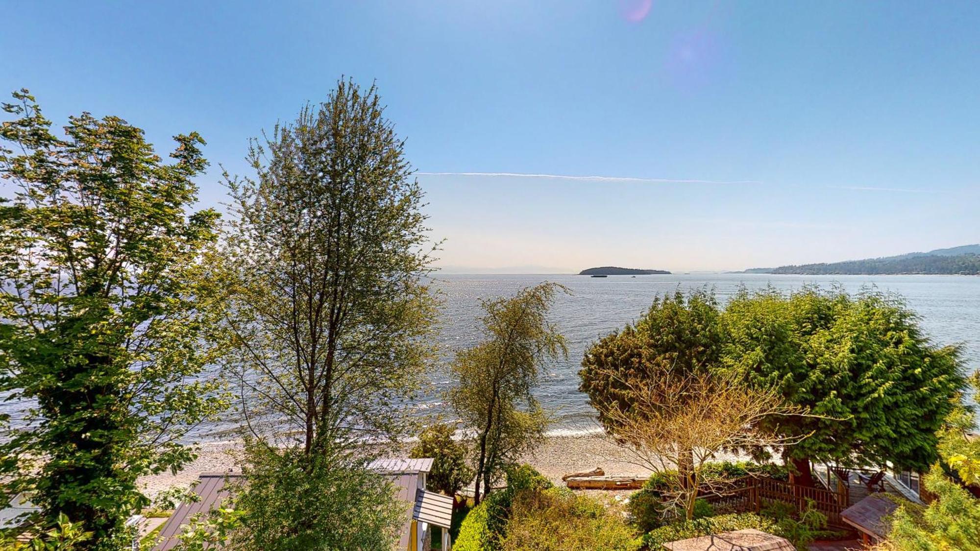 The Hideaway - Eagles Sechelt