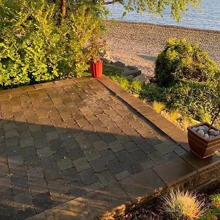 The Beach Hideaway - Eagles Suite Sechelt Exterior photo