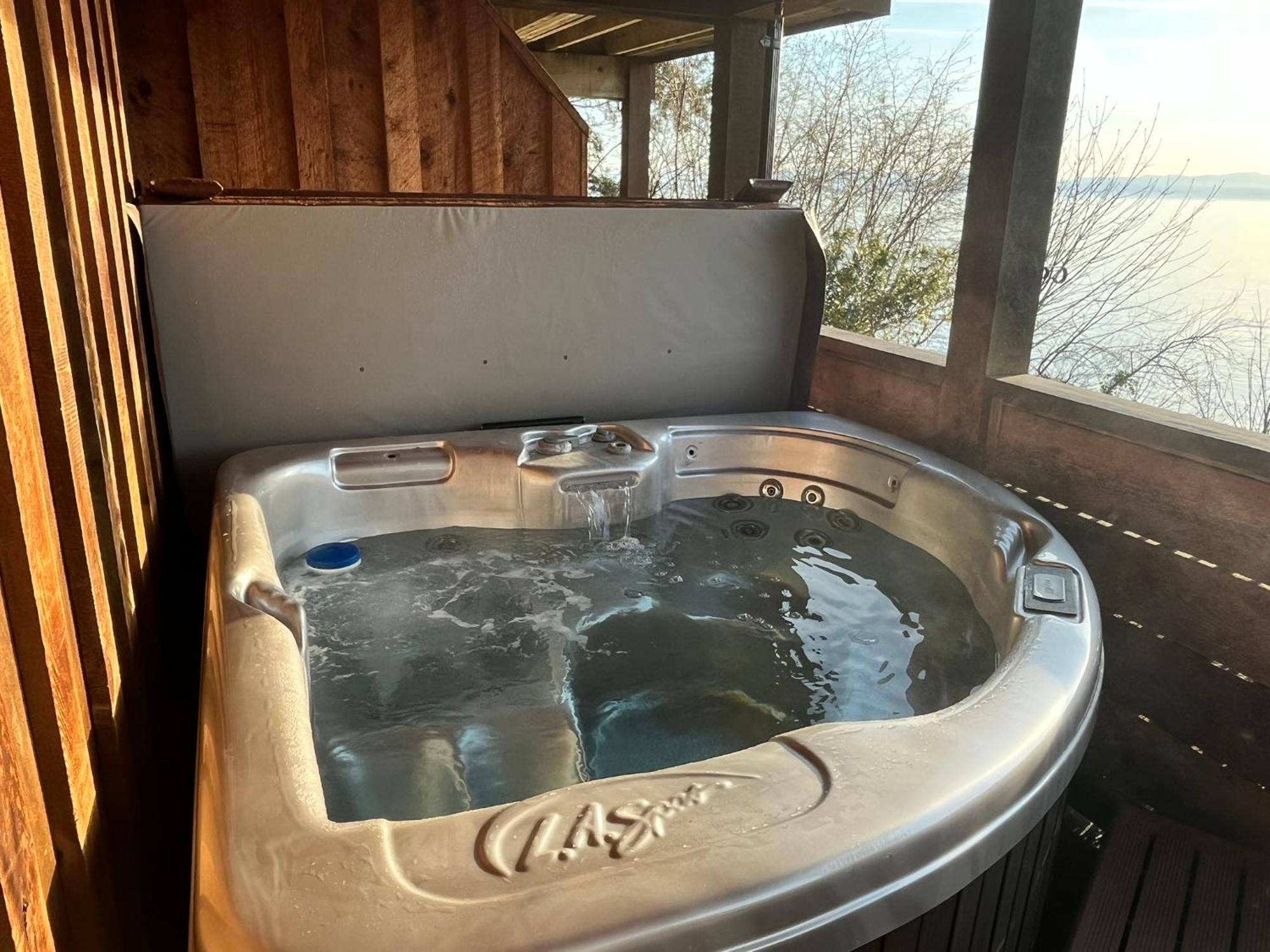 The Hideaway - Eagles Sechelt